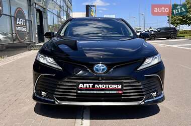 Седан Toyota Camry 2023 в 