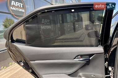 Седан Toyota Camry 2023 в 