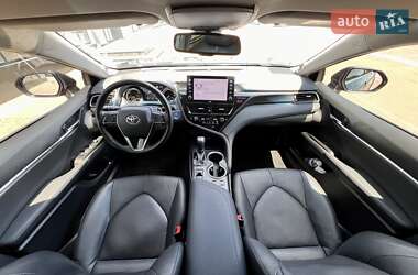 Седан Toyota Camry 2023 в 