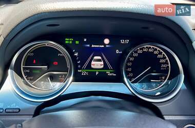 Седан Toyota Camry 2023 в 