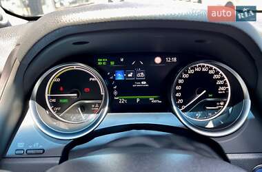 Седан Toyota Camry 2023 в 