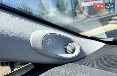 Седан Toyota Camry 2023 в 