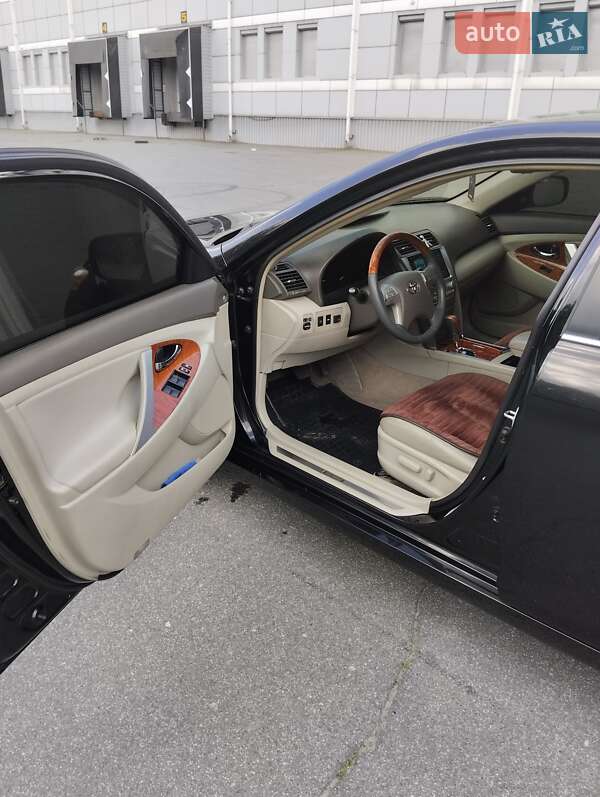 Седан Toyota Camry 2008 в Днепре