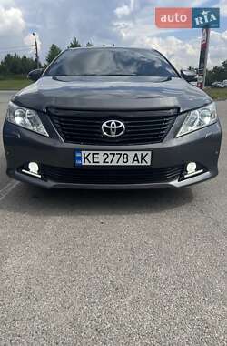 Седан Toyota Camry 2012 в Днепре