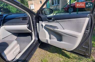 Седан Toyota Camry 2013 в 