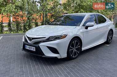 Седан Toyota Camry 2020 в Полтаве