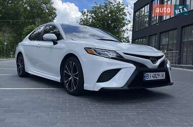 Седан Toyota Camry 2020 в Полтаве