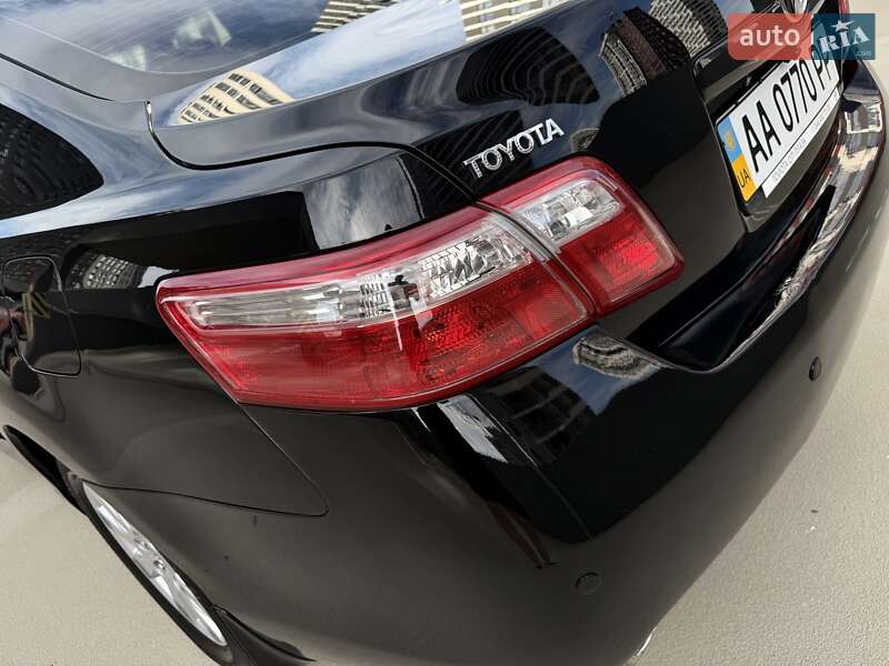 Седан Toyota Camry 2009 в Киеве