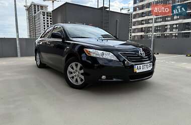 Седан Toyota Camry 2009 в Киеве