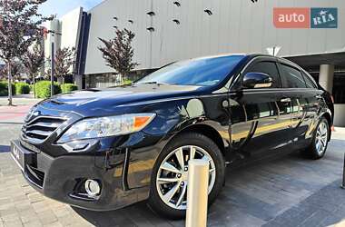 Седан Toyota Camry 2009 в Киеве
