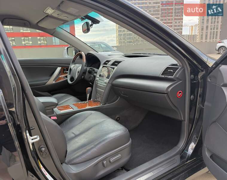 Седан Toyota Camry 2009 в Киеве