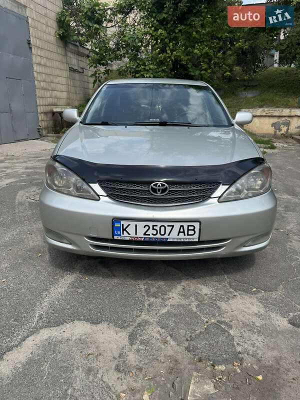 Седан Toyota Camry 2002 в Киеве