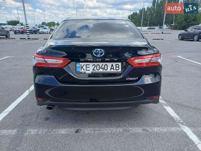 Седан Toyota Camry 2020 в Днепре
