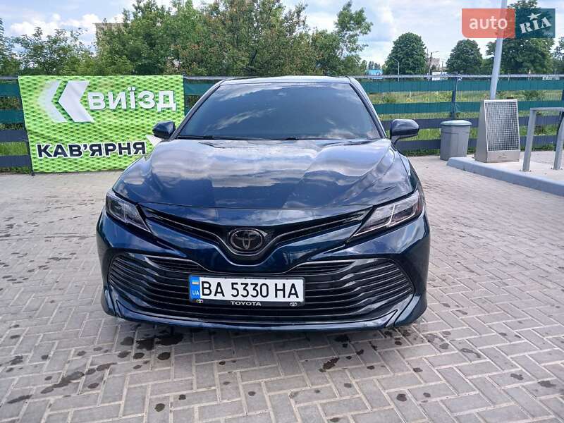 Toyota Camry 2019
