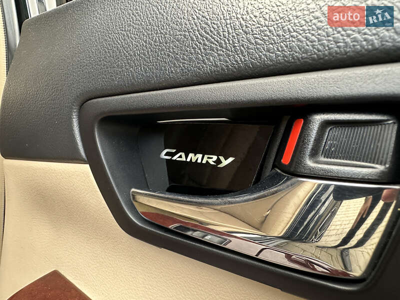 Седан Toyota Camry 2012 в Одессе