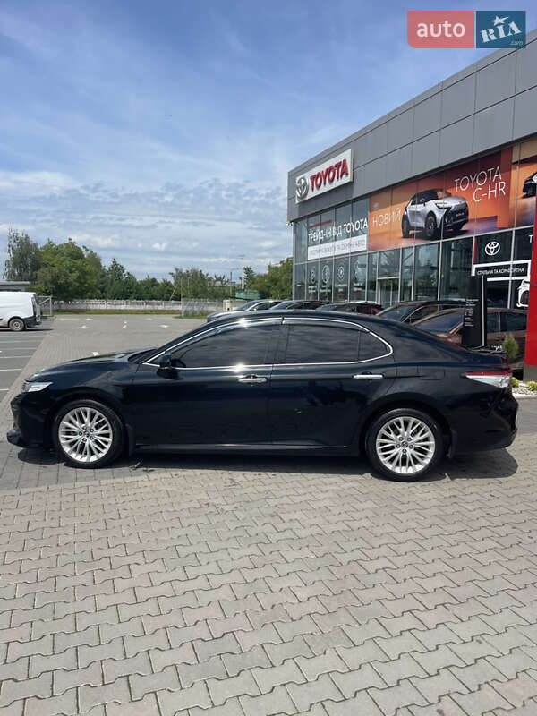 Седан Toyota Camry 2018 в Ивано-Франковске