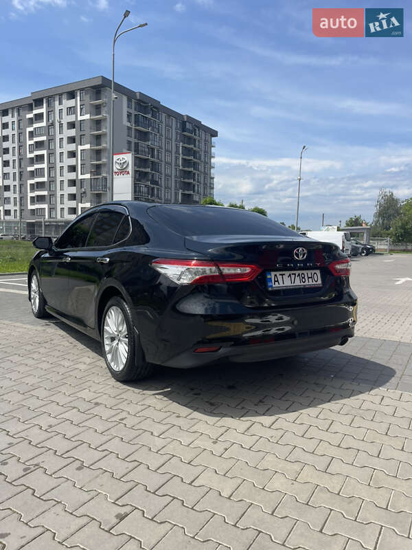 Седан Toyota Camry 2018 в Ивано-Франковске