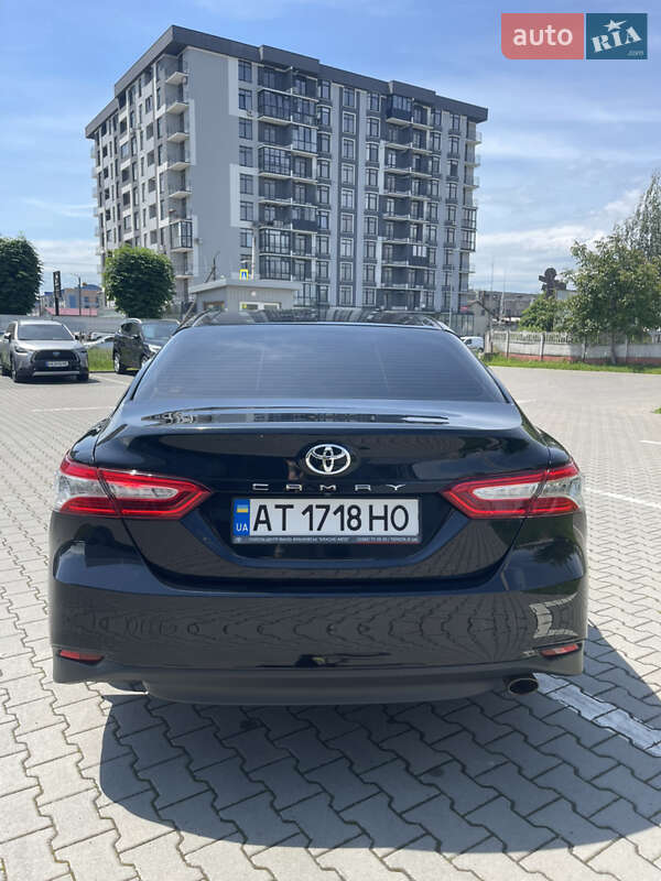 Седан Toyota Camry 2018 в Ивано-Франковске