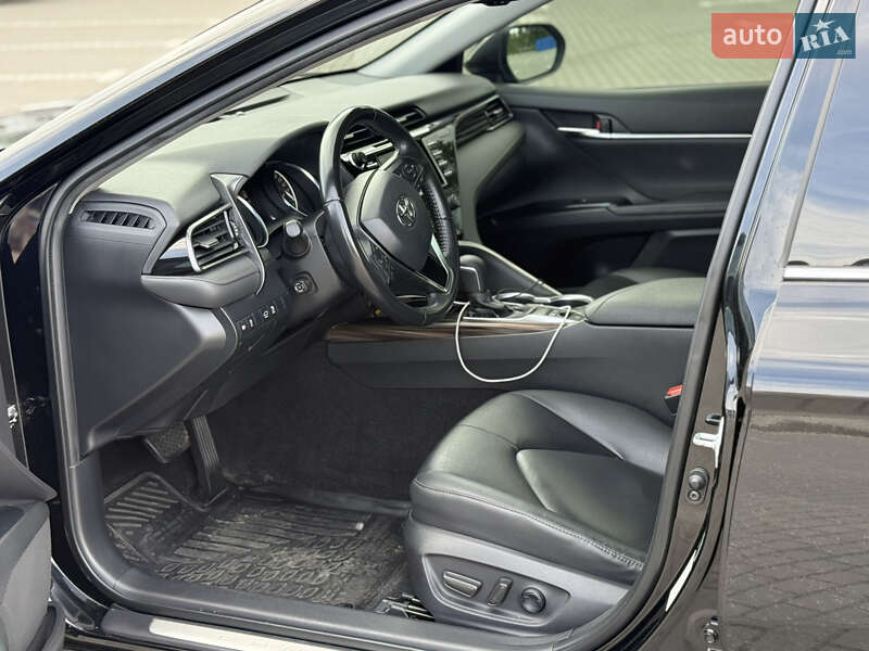 Седан Toyota Camry 2020 в Коломиї