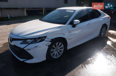 Седан Toyota Camry 2018 в Киеве