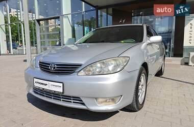 Седан Toyota Camry 2005 в 