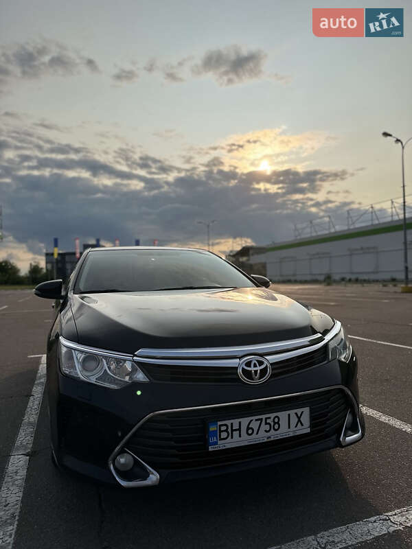 Седан Toyota Camry 2015 в 