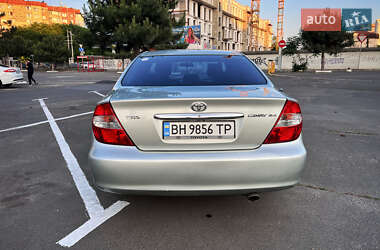 Седан Toyota Camry 2003 в 