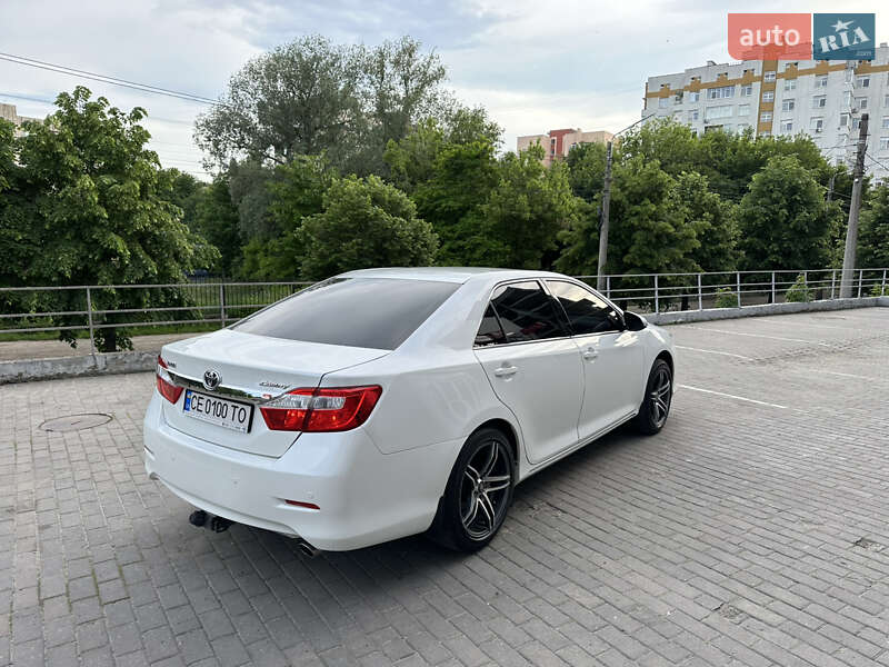 Седан Toyota Camry 2013 в Чернівцях
