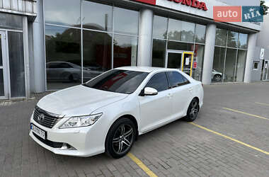Седан Toyota Camry 2013 в 