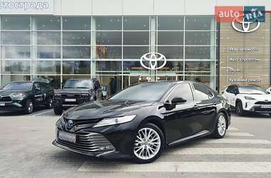Седан Toyota Camry 2020 в Киеве