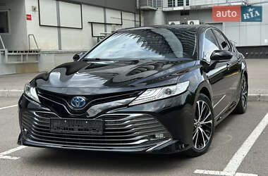 Седан Toyota Camry 2020 в Микуличине