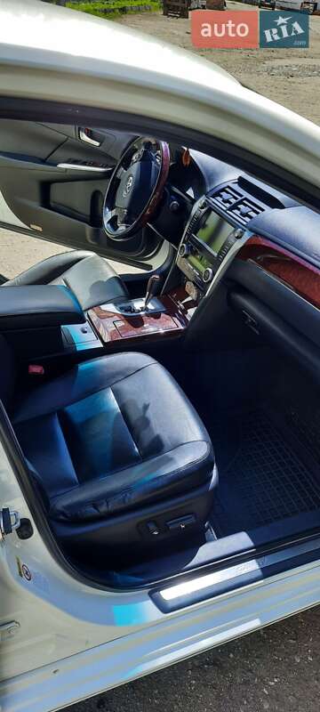 Седан Toyota Camry 2012 в Славянске