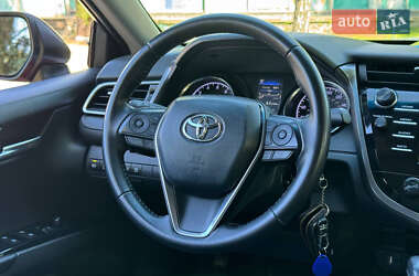 Седан Toyota Camry 2018 в 