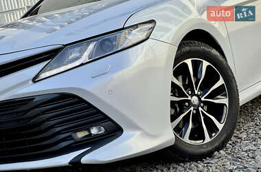 Седан Toyota Camry 2017 в 