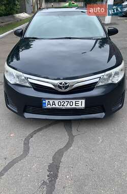 Седан Toyota Camry 2014 в Києві