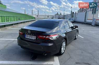 Седан Toyota Camry 2019 в 