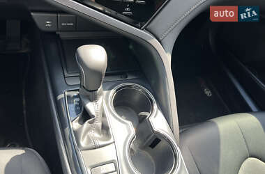 Седан Toyota Camry 2019 в 