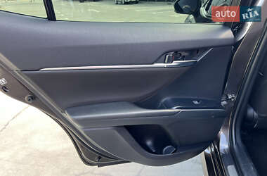 Седан Toyota Camry 2019 в 