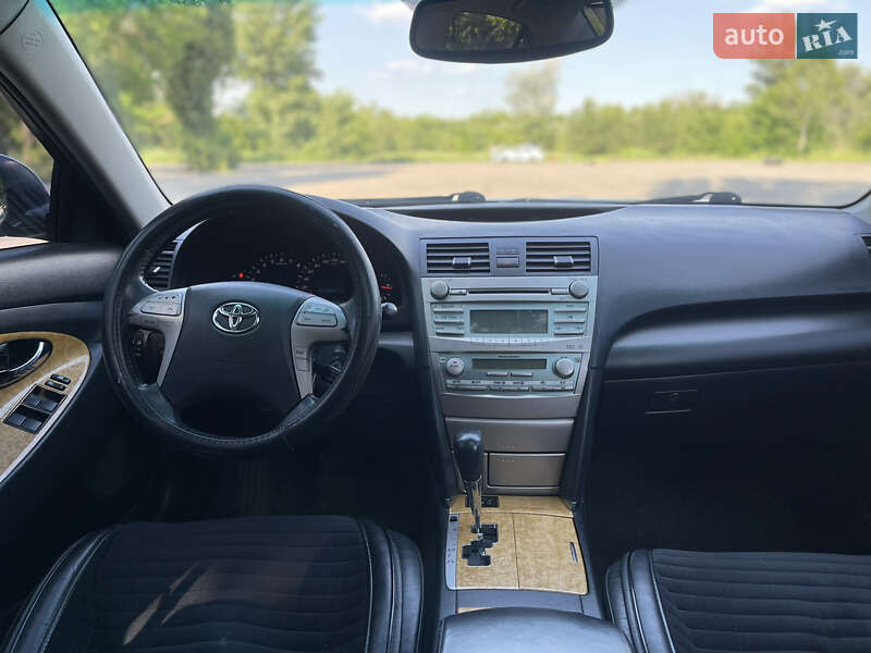Седан Toyota Camry 2007 в Павлограде
