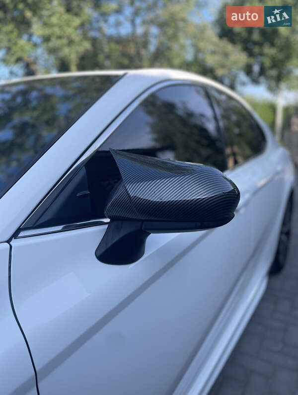 Седан Toyota Camry 2018 в Кропивницькому