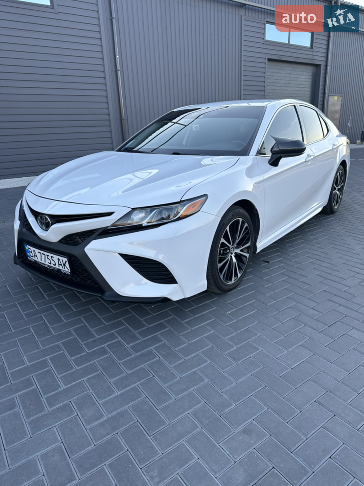 2018 Toyota Camry - мініатюра 3