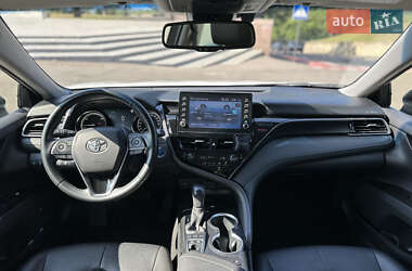 Седан Toyota Camry 2021 в 