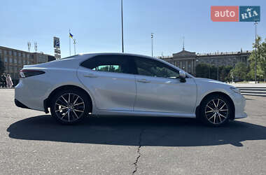 Седан Toyota Camry 2021 в 