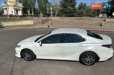 Седан Toyota Camry 2021 в 