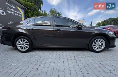 Седан Toyota Camry 2021 в 