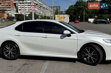 Седан Toyota Camry 2022 в 