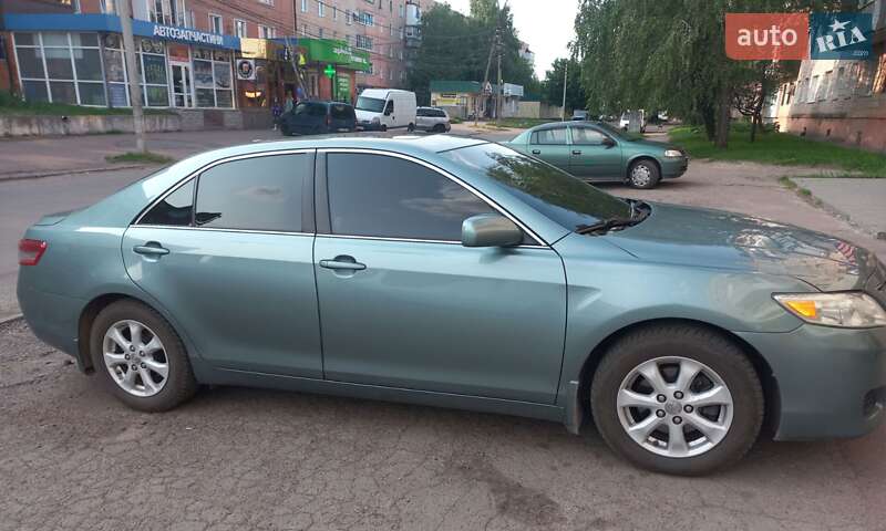 Седан Toyota Camry 2011 в Прилуках