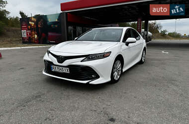Седан Toyota Camry 2019 в Харкові