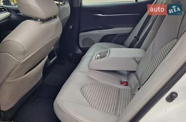 Седан Toyota Camry 2019 в 