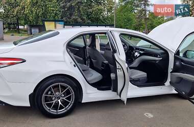 Седан Toyota Camry 2019 в 